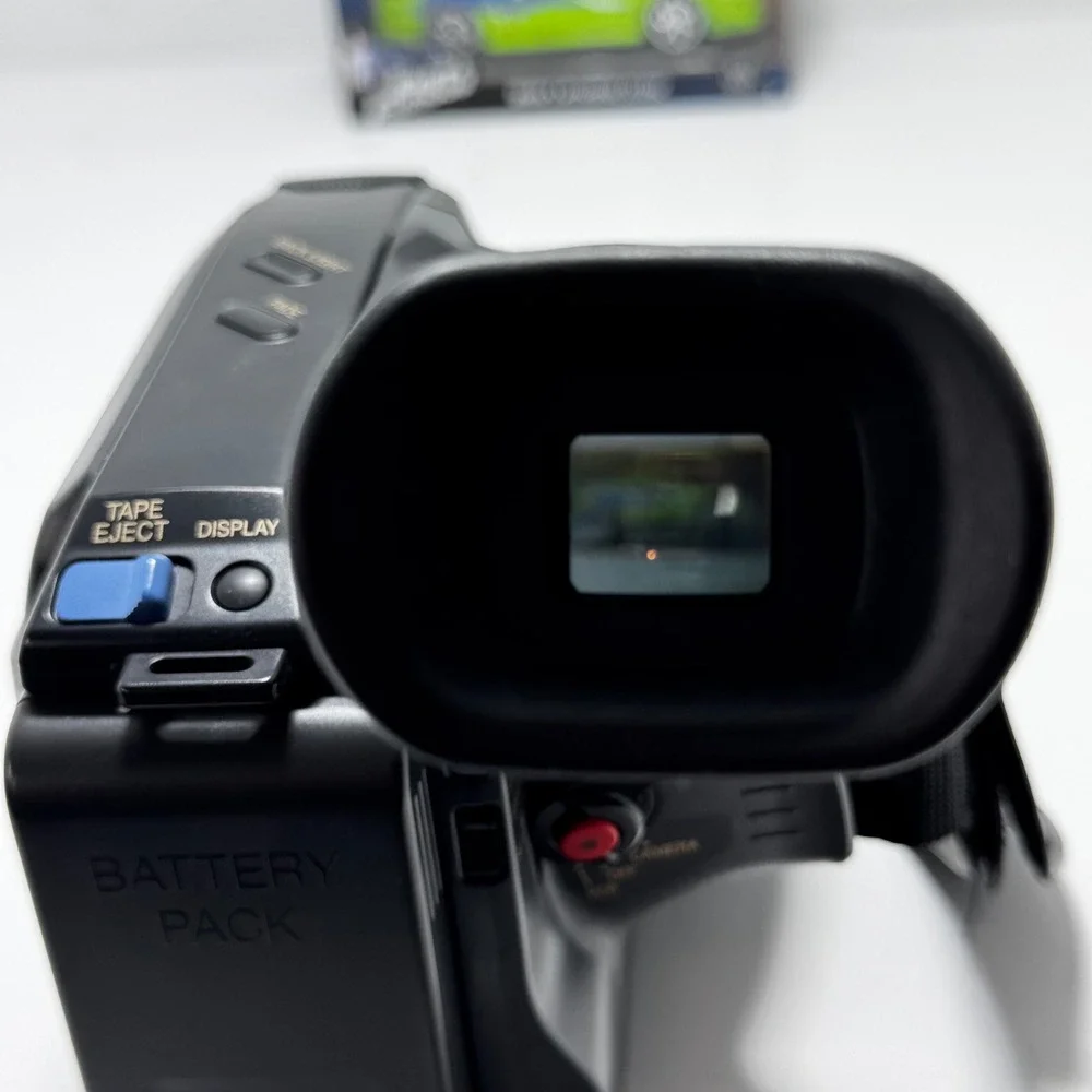 Panasonic Palmcorder‎ PV-A228 VHS-C Camcorder 23x Zoom Color Viewfinder Bundle